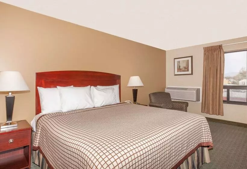 مُتل Days Inn By Wyndham Utica