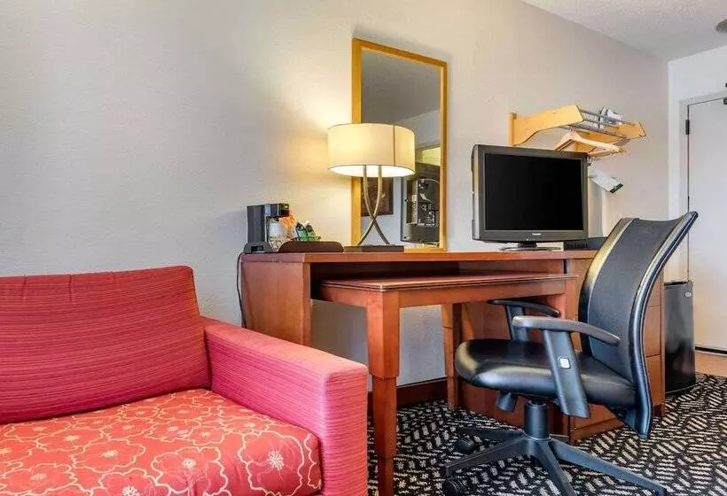 مُتل Quality Inn Falconer  Jamestown