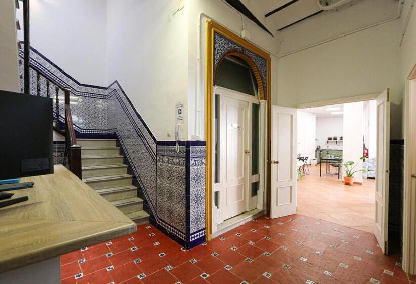 پانسیون Sweet Sevilla Hostel