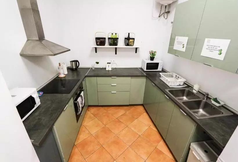 پانسیون Sweet Sevilla Hostel