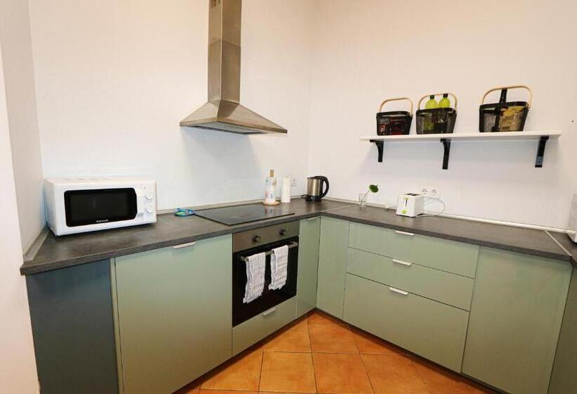 پانسیون Sweet Sevilla Hostel