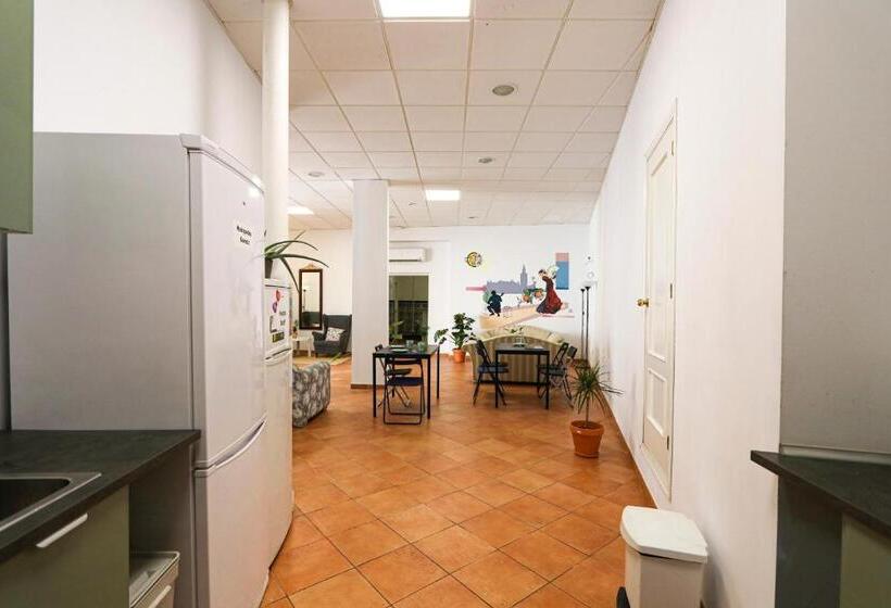 پانسیون Sweet Sevilla Hostel