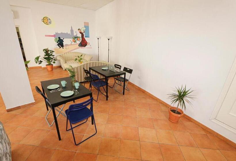 پانسیون Sweet Sevilla Hostel