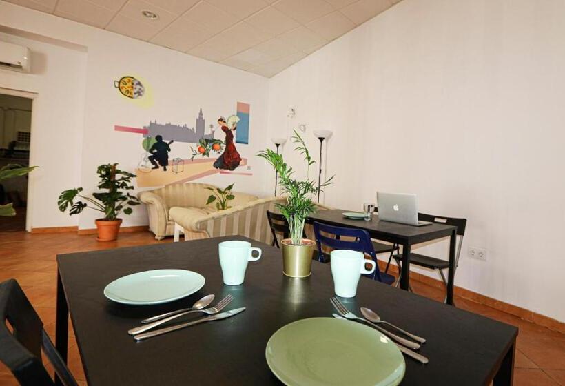 پانسیون Sweet Sevilla Hostel