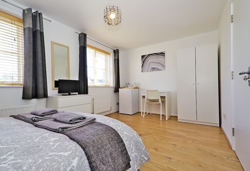 펜션 Harlinger Lodge Annexe