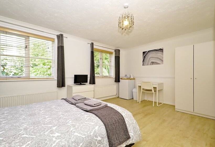 펜션 Harlinger Lodge Annexe