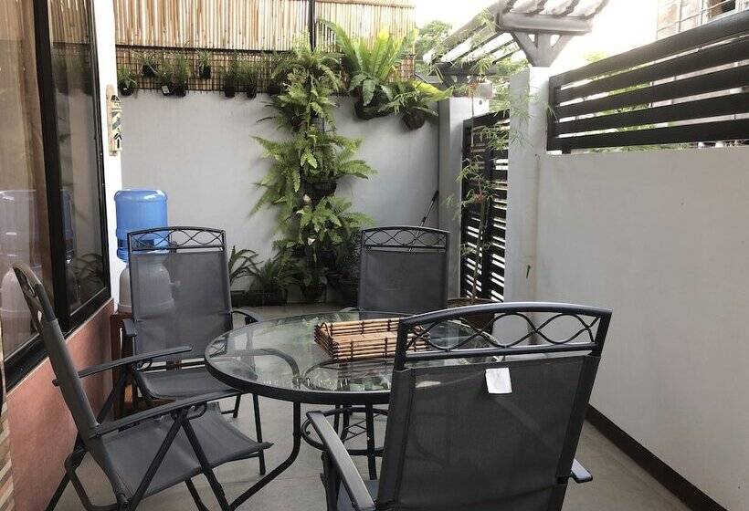 Pensjonat Lighthouse Apartment And Guest Inn