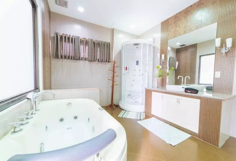 ペンション Reddoorz @ Teofely Garden Tagaytay