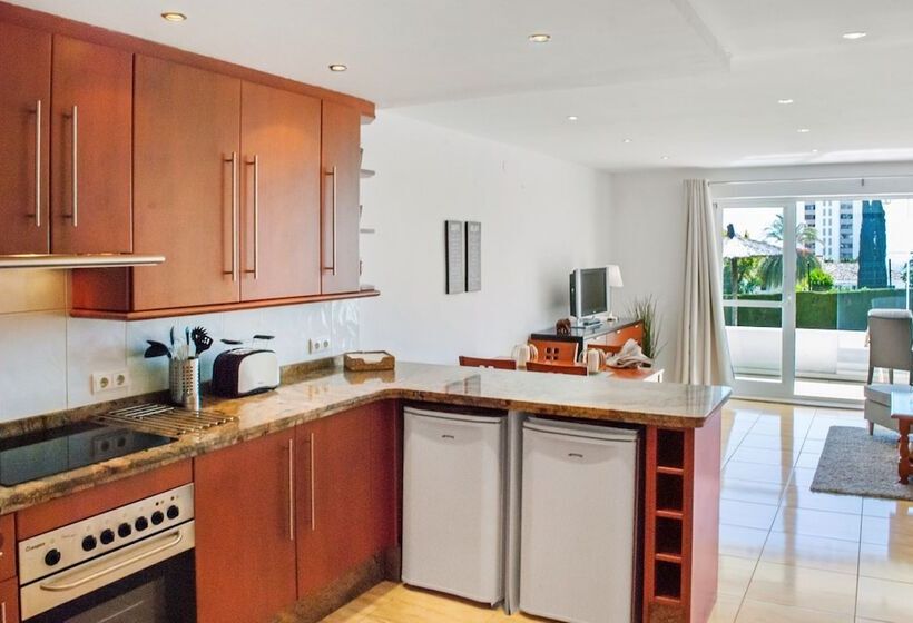 107319   Apartment In Mijas