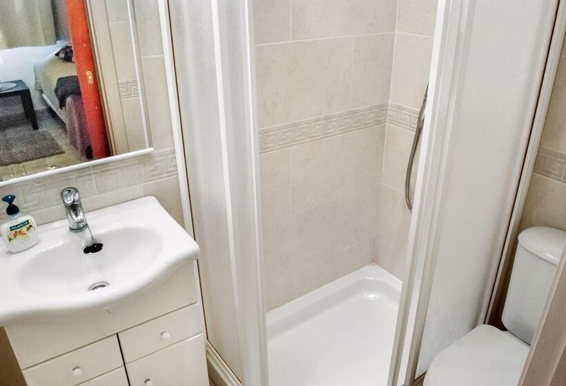 107319   Apartment In Mijas