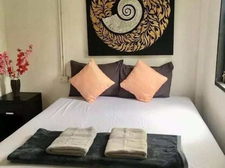 Echo Koh Tao Hostel & Diving