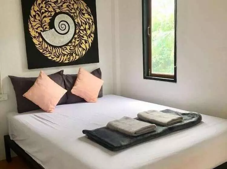 Echo Koh Tao Hostel & Diving