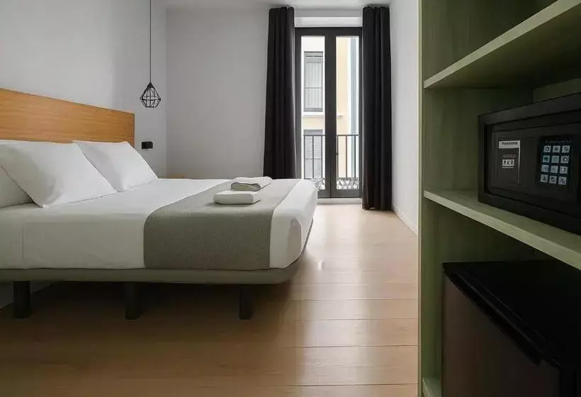 مسافرخانه Ch Lemon Rooms  Madrid