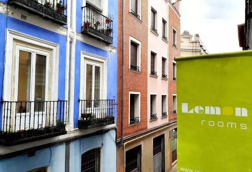 مسافرخانه Ch Lemon Rooms  Madrid