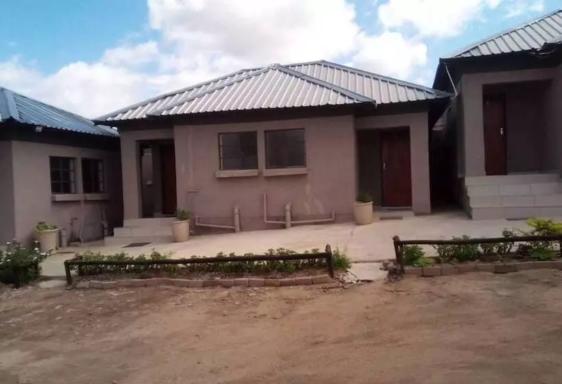 پانسیون Hulela Guest House