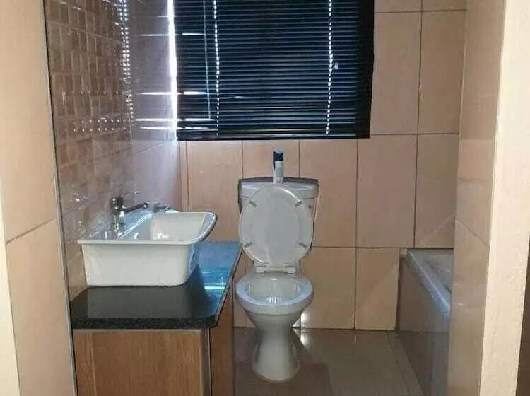 پانسیون Hulela Guest House