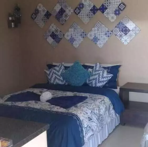 پانسیون Hulela Guest House