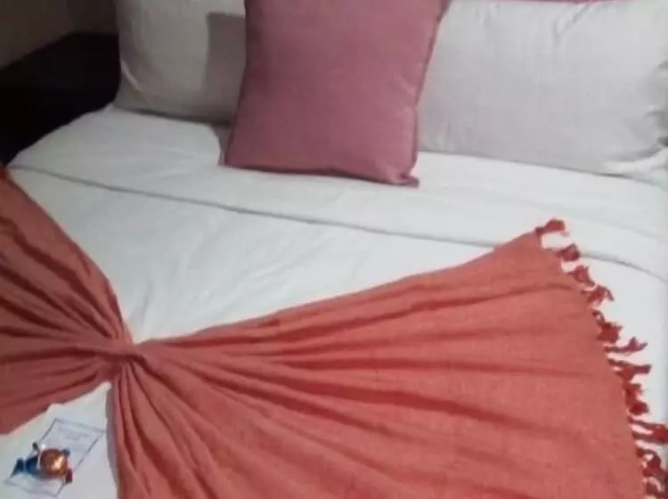 پانسیون Hulela Guest House