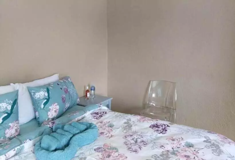 پانسیون Hulela Guest House