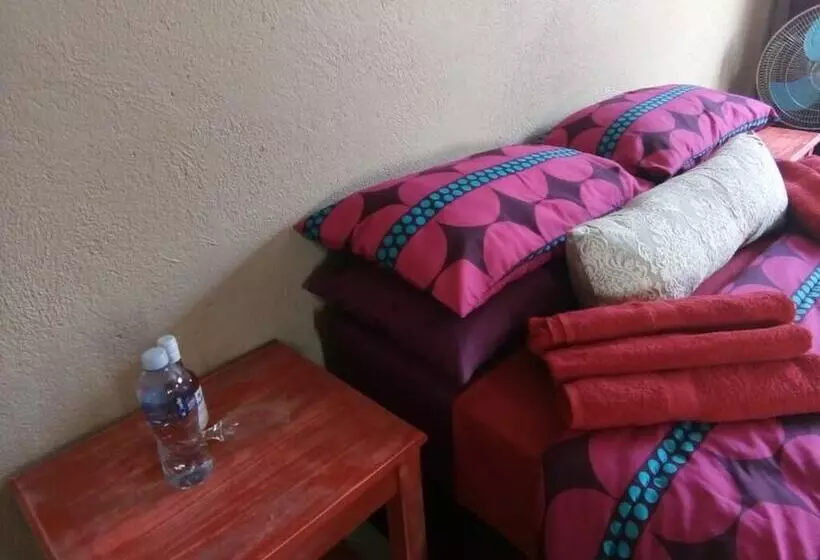 پانسیون Hulela Guest House