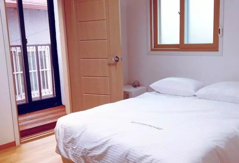 پانسیون Iu Guesthouse