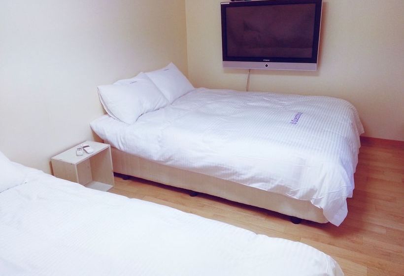 Pensione Iu Guesthouse