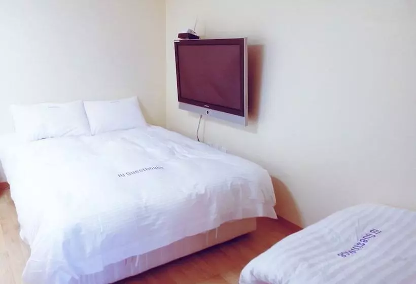 پانسیون Iu Guesthouse