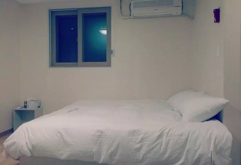 پانسیون Iu Guesthouse