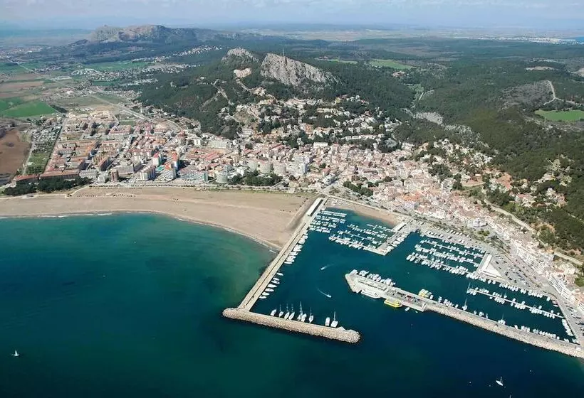 Apartamentos Rocamaura I