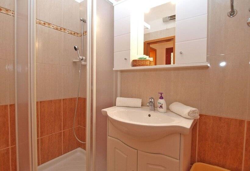 Apartments Lidija 1305