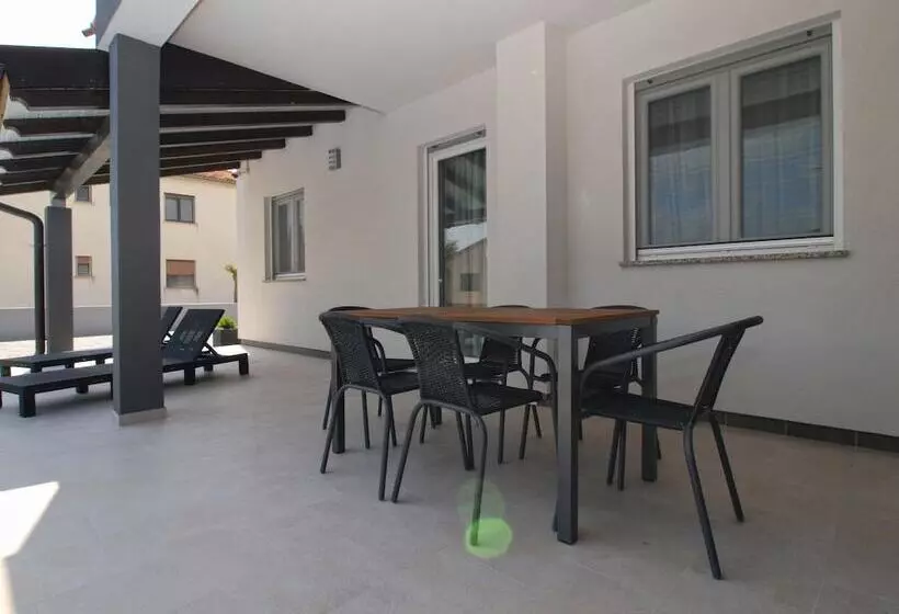 Apartment 1670