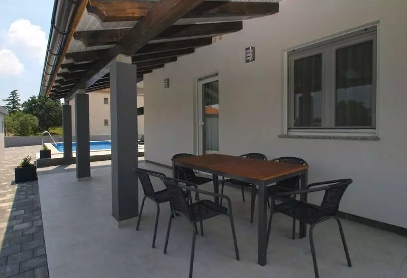 Apartment 1670