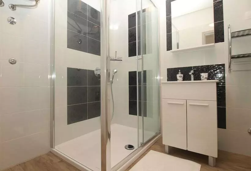 Apartment 1670