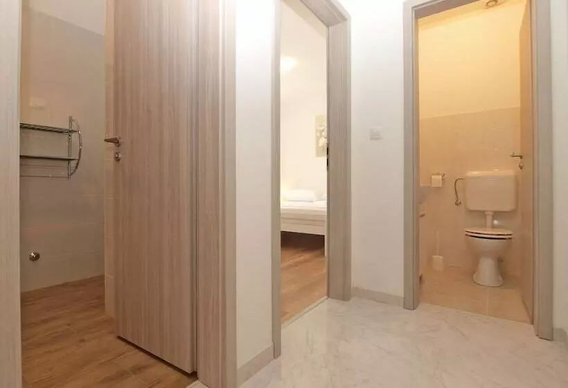 Apartment 1670