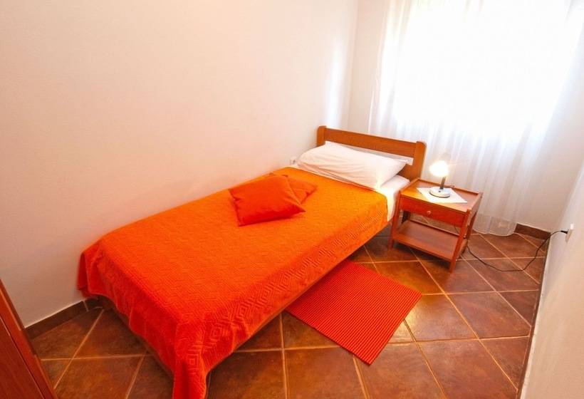 Apartment With 4 Bedrooms 446