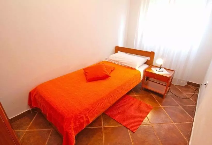 Apartment With 4 Bedrooms 446