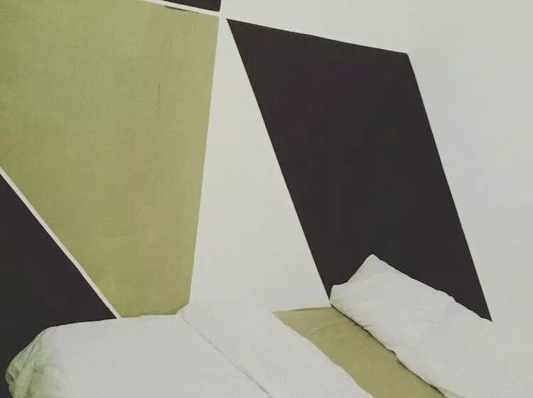 ペンション Gosh Desaru Bed Space