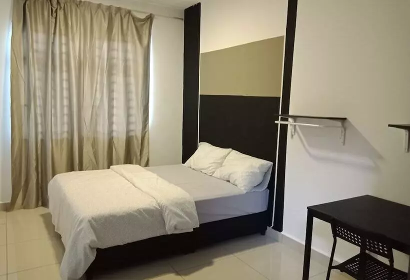 ペンション Gosh Desaru Bed Space