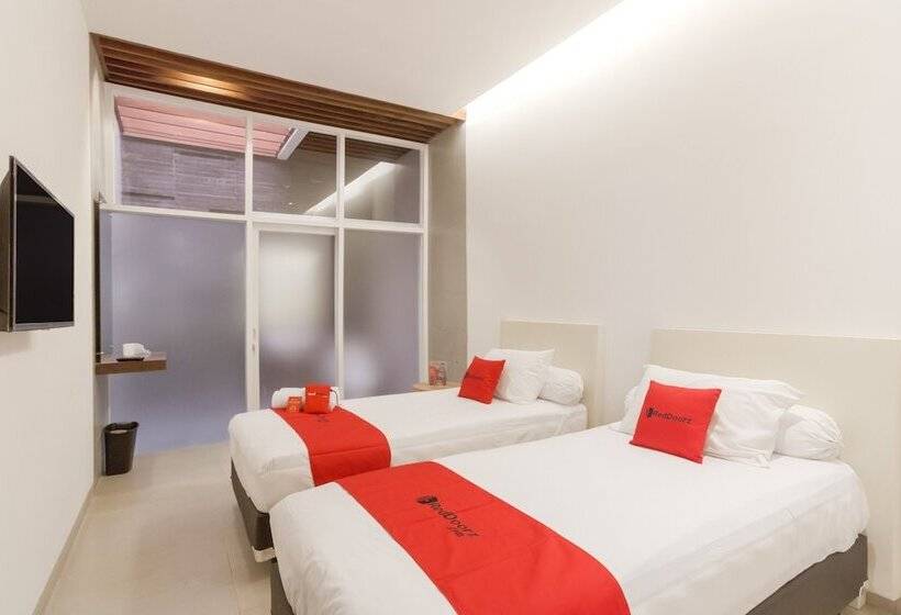 فندق Reddoorz Plus @ Demangan Gejayan