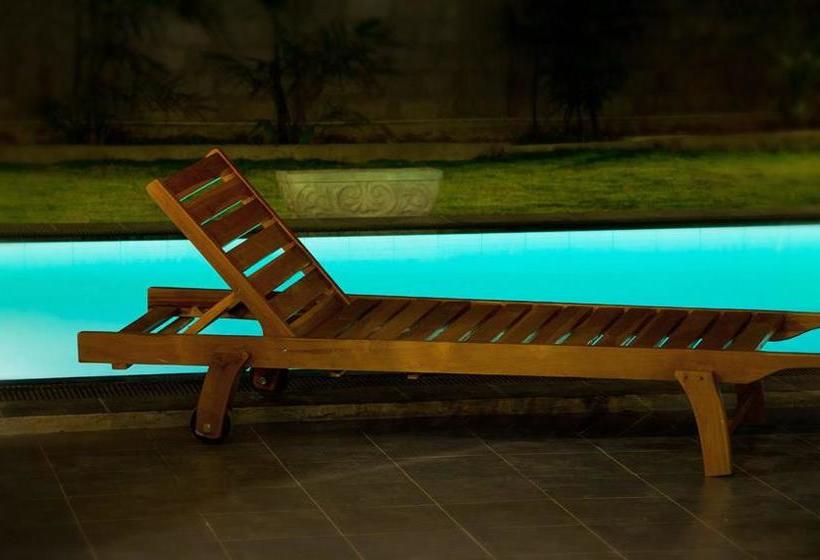 بنسيون Airport Villa