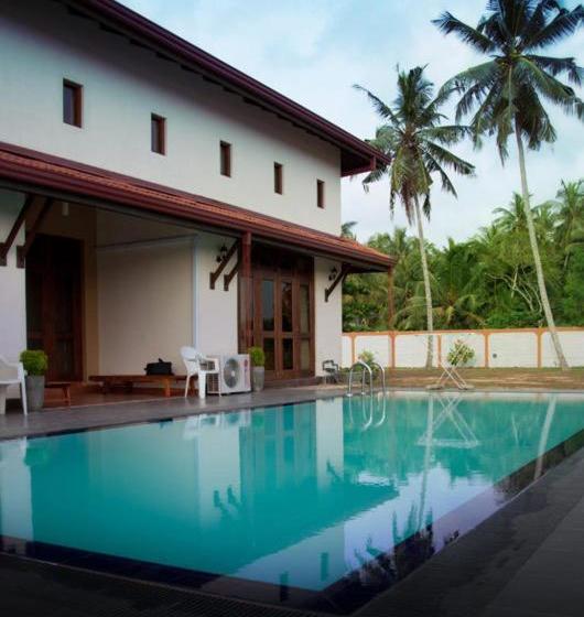 بنسيون Airport Villa