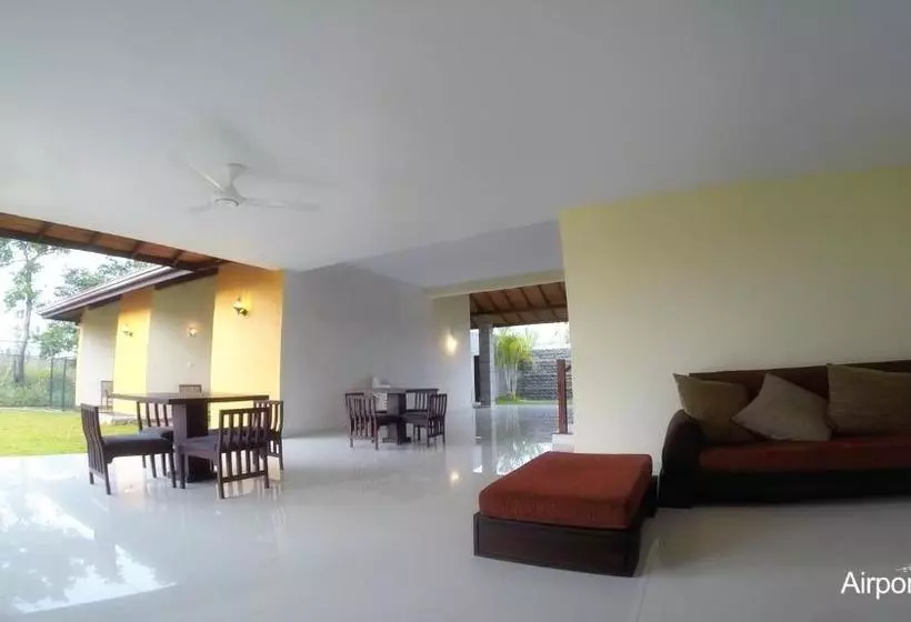 ペンション Airport Villa