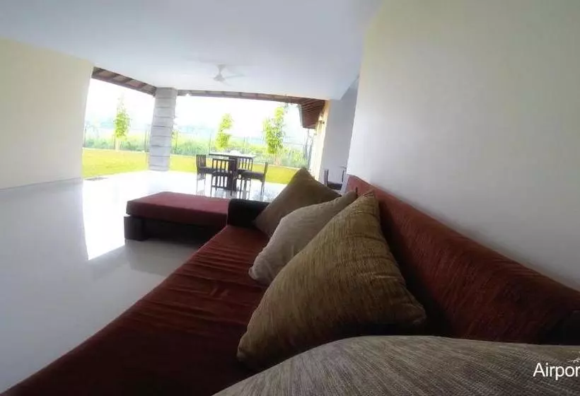 ペンション Airport Villa