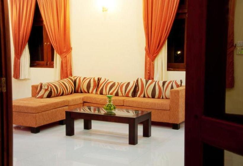 بنسيون Airport Villa