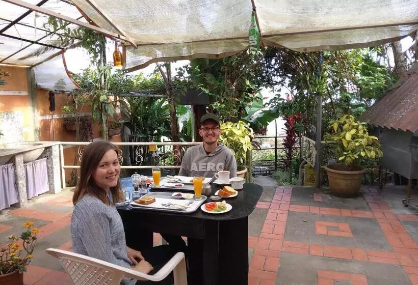 پانسیون Hostal Kurmi   Coroico