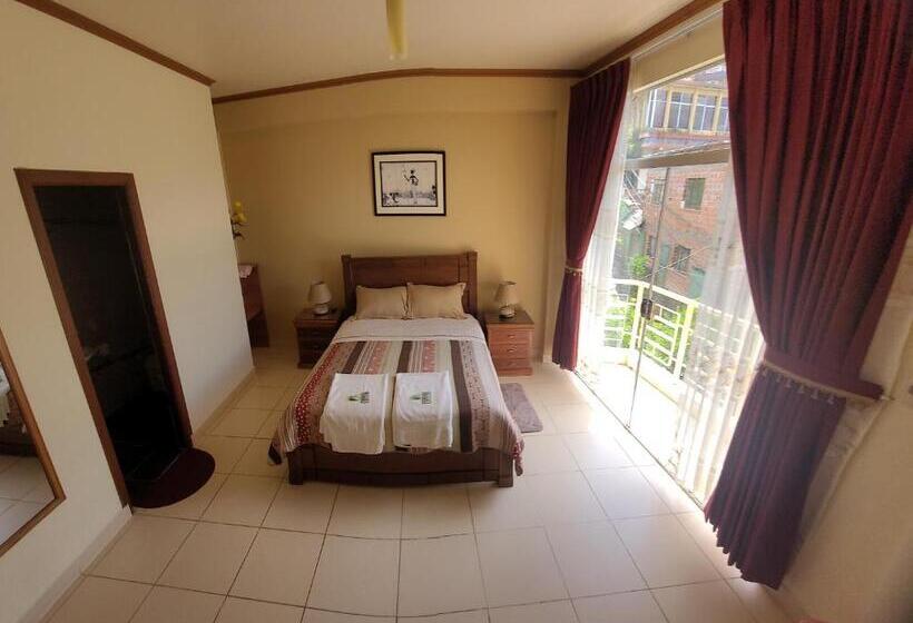 پانسیون Hostal Kurmi Coroico