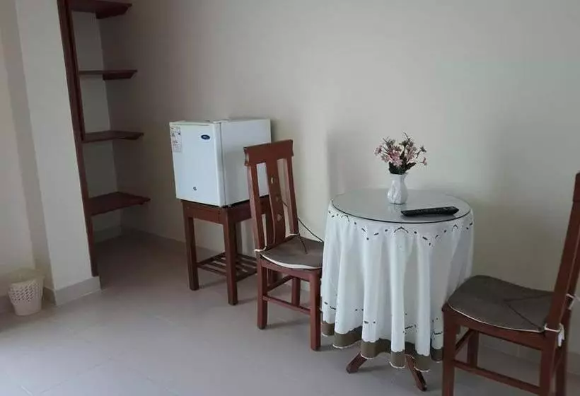 پانسیون Hostal Kurmi   Coroico