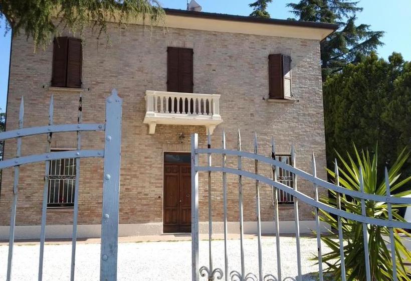 مبيت وإفطار Villa Blanco's