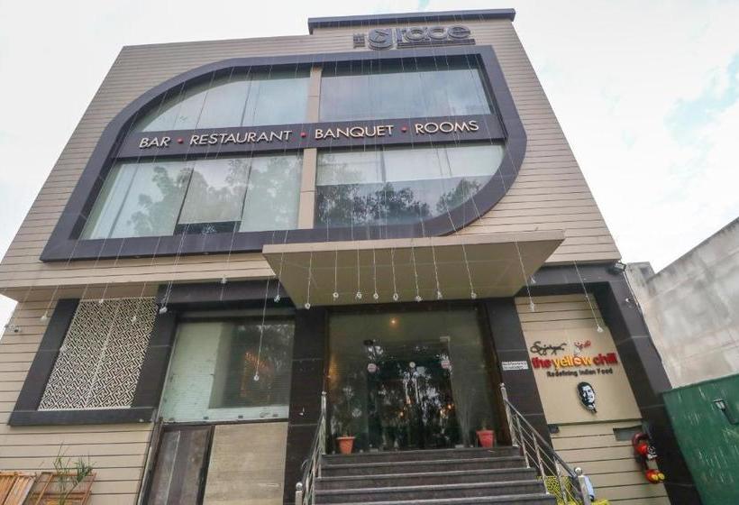 هتل Townhouse 765 The Grace