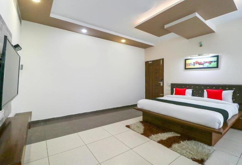 هتل Townhouse 765 The Grace